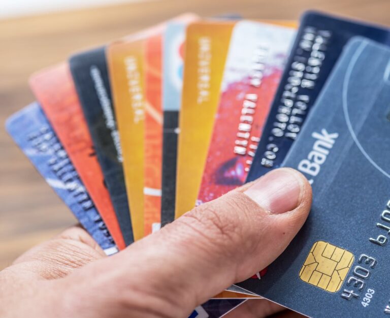 How can you stay out of credit card debt? | Schwartz Bankruptcy Law Center